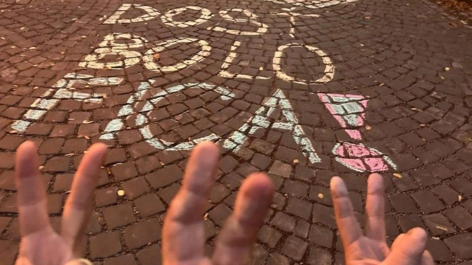 Nedělejte si na mně kampaň, vyzval politiky mladý strůjce křídové revoluce na Slovensku